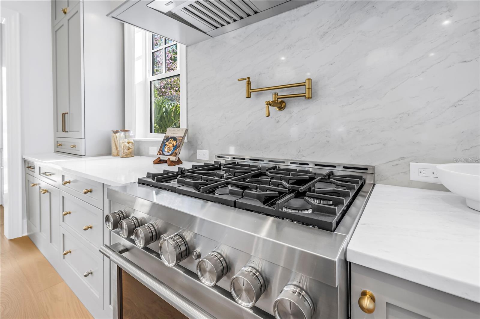 Image 19 of 54 For 939 19th Avenue N