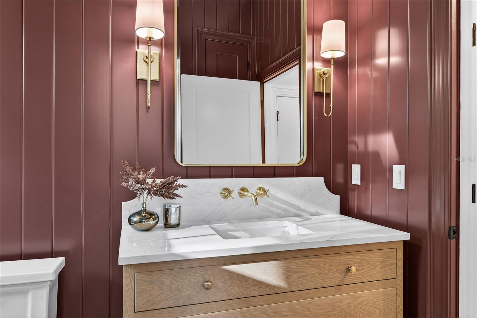 Image 23 of 54 For 939 19th Avenue N