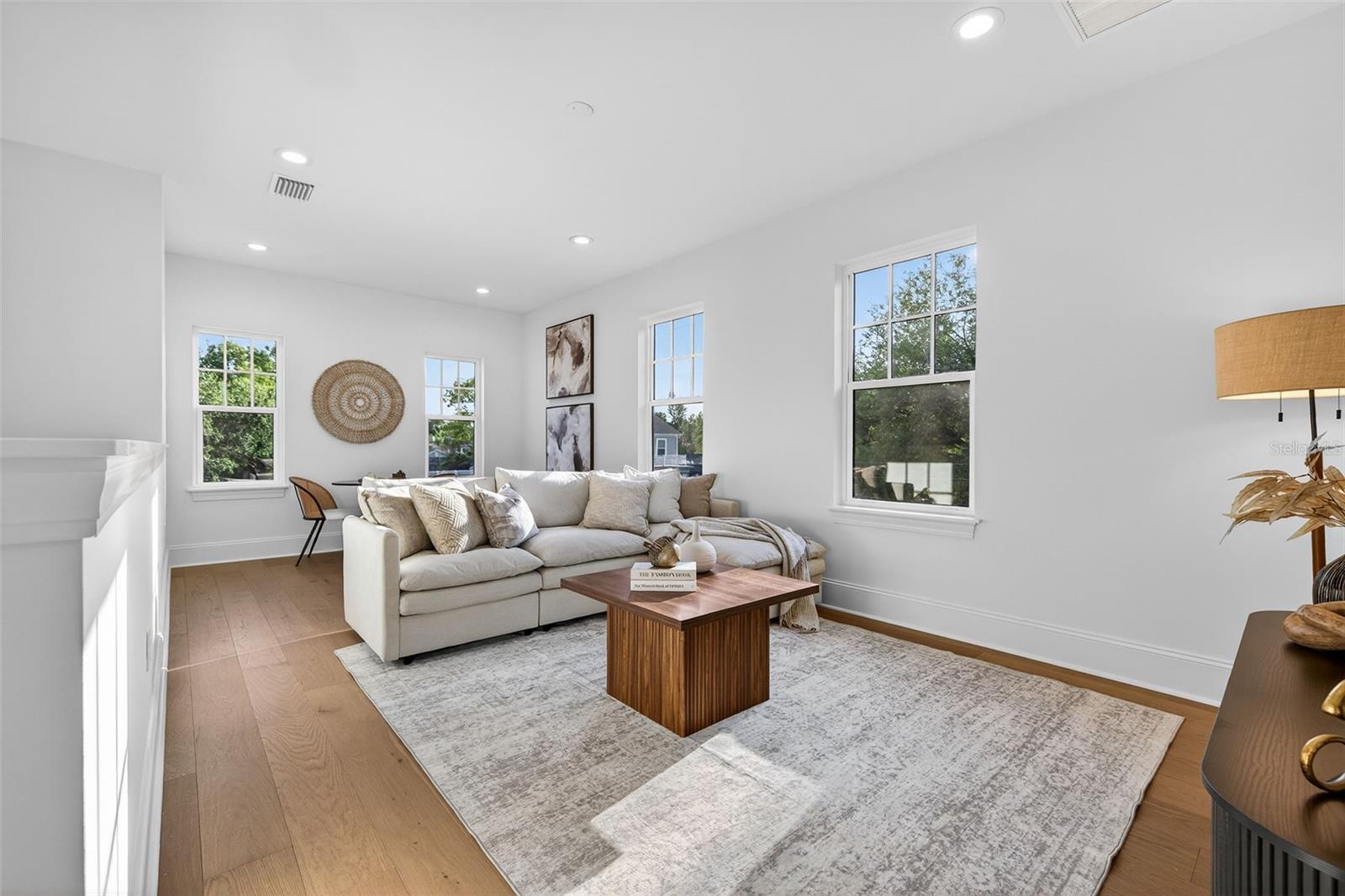 Image 25 of 54 For 939 19th Avenue N