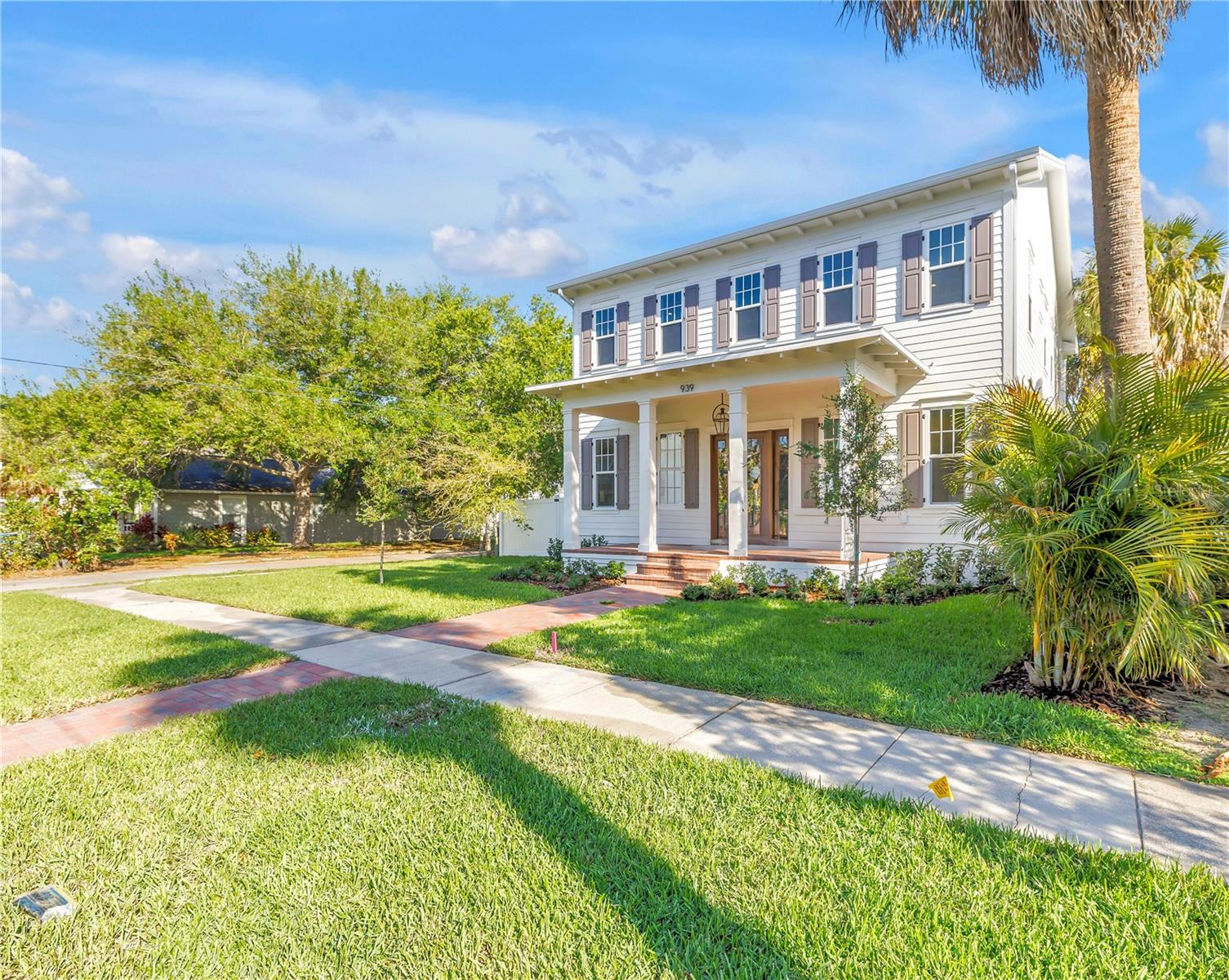 Image 3 of 54 For 939 19th Avenue N