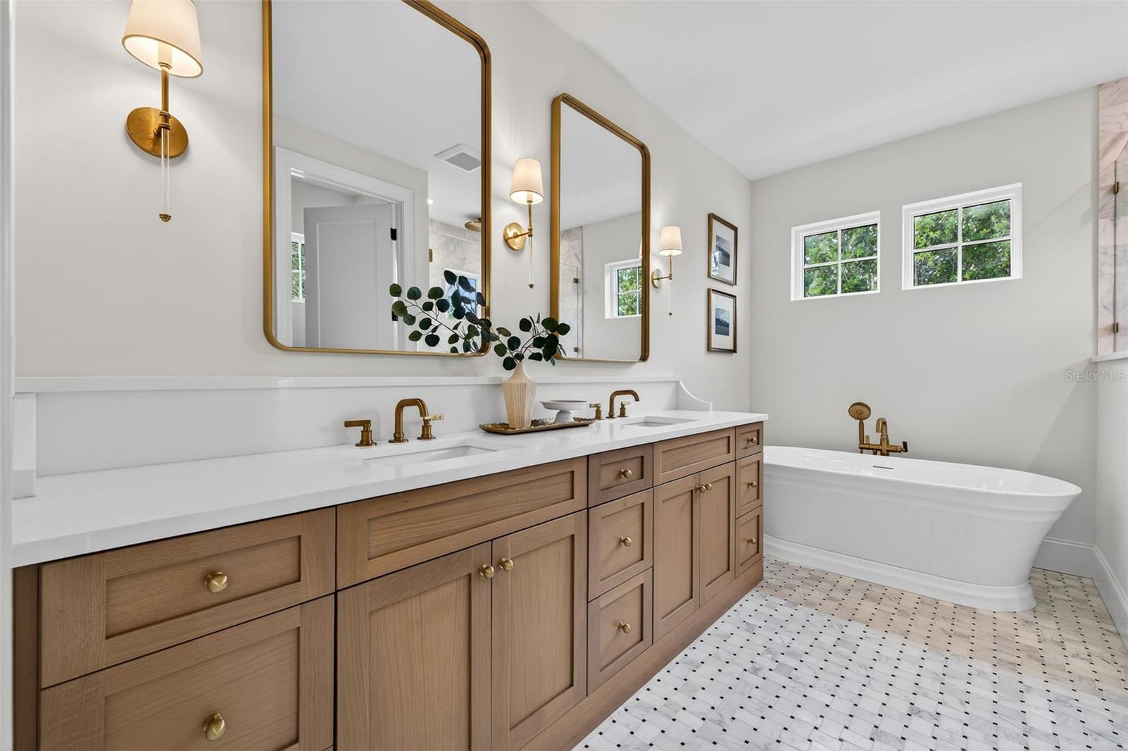 Image 30 of 54 For 939 19th Avenue N