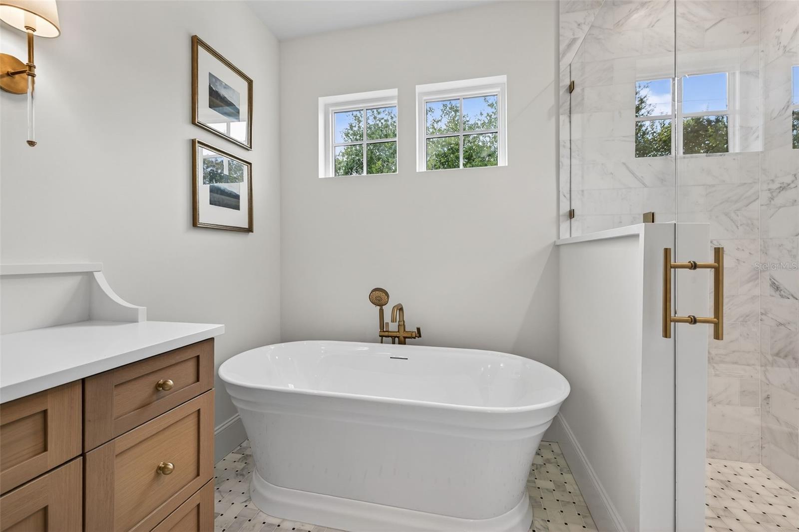 Image 31 of 54 For 939 19th Avenue N