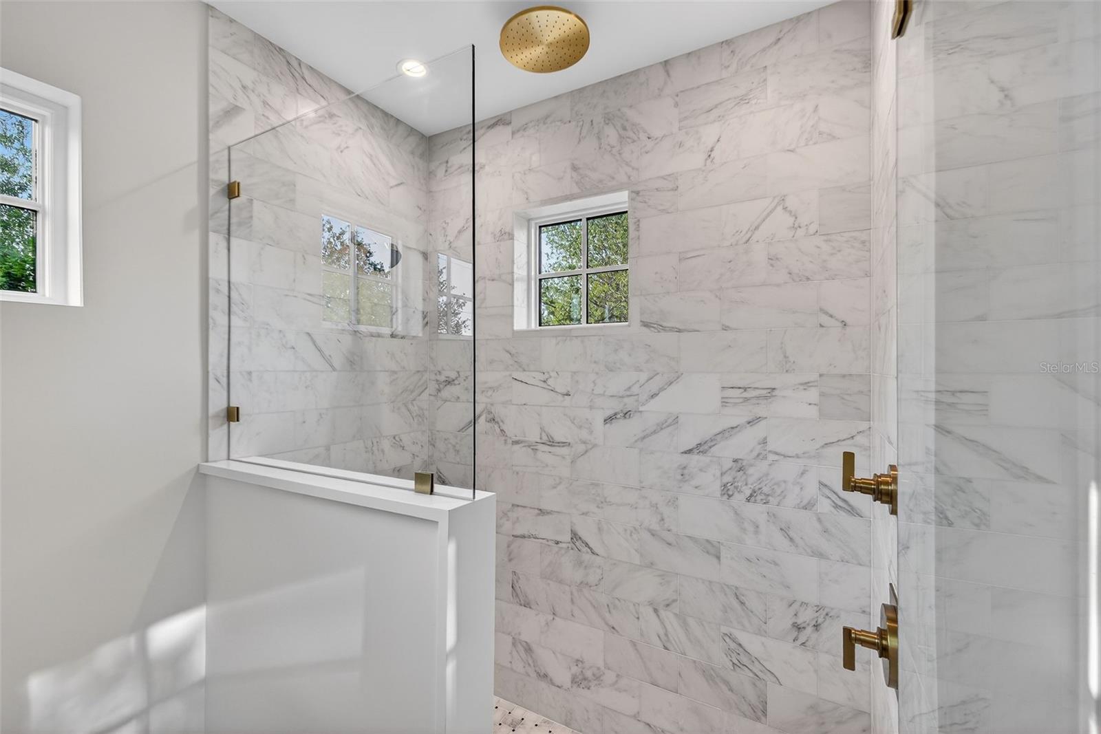 Image 32 of 54 For 939 19th Avenue N