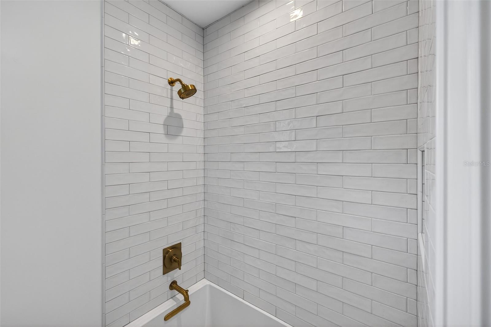 Image 35 of 54 For 939 19th Avenue N