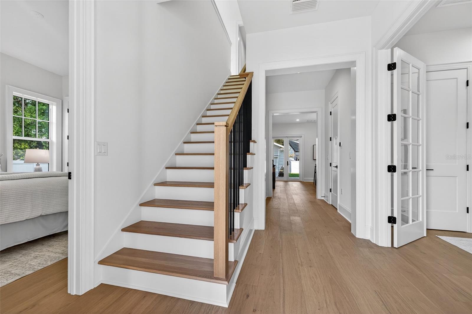 Image 4 of 54 For 939 19th Avenue N