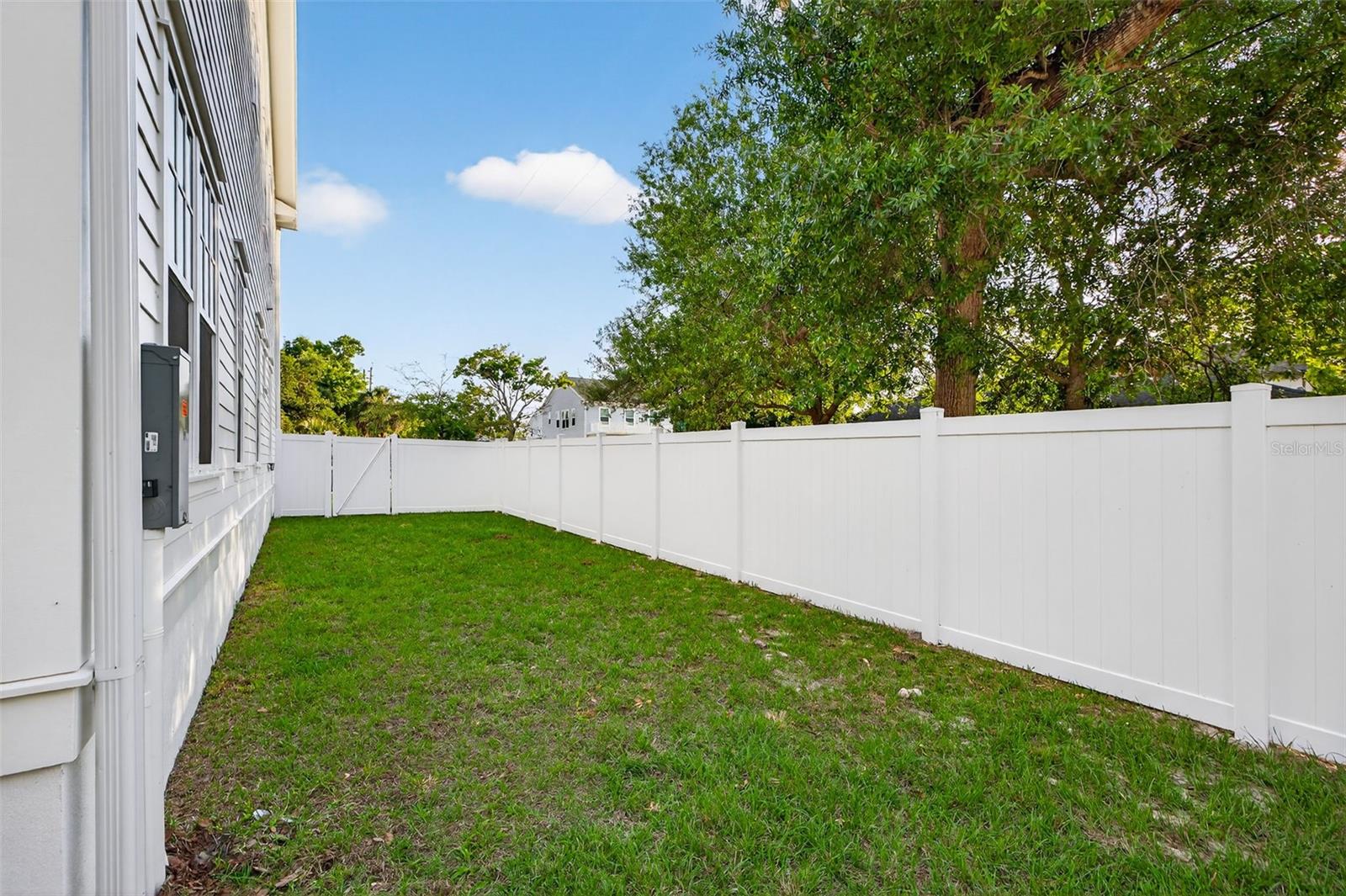 Image 42 of 54 For 939 19th Avenue N