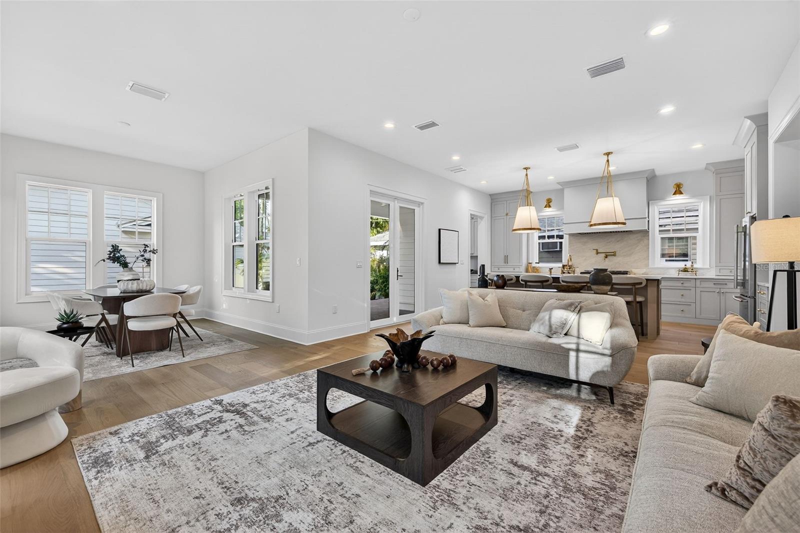 Image 7 of 54 For 939 19th Avenue N