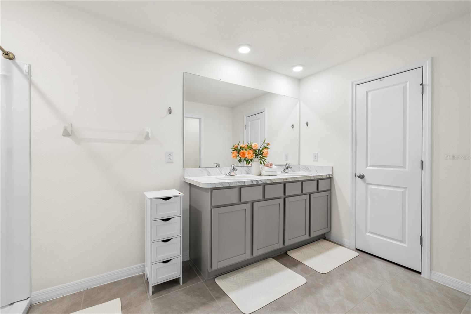 Image 24 of 59 For 37247 Kings Crown Drive