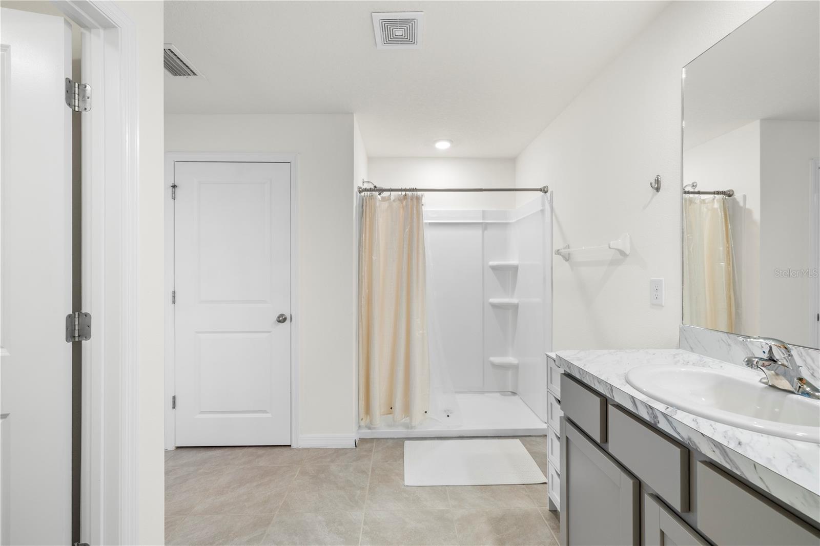 Image 25 of 59 For 37247 Kings Crown Drive