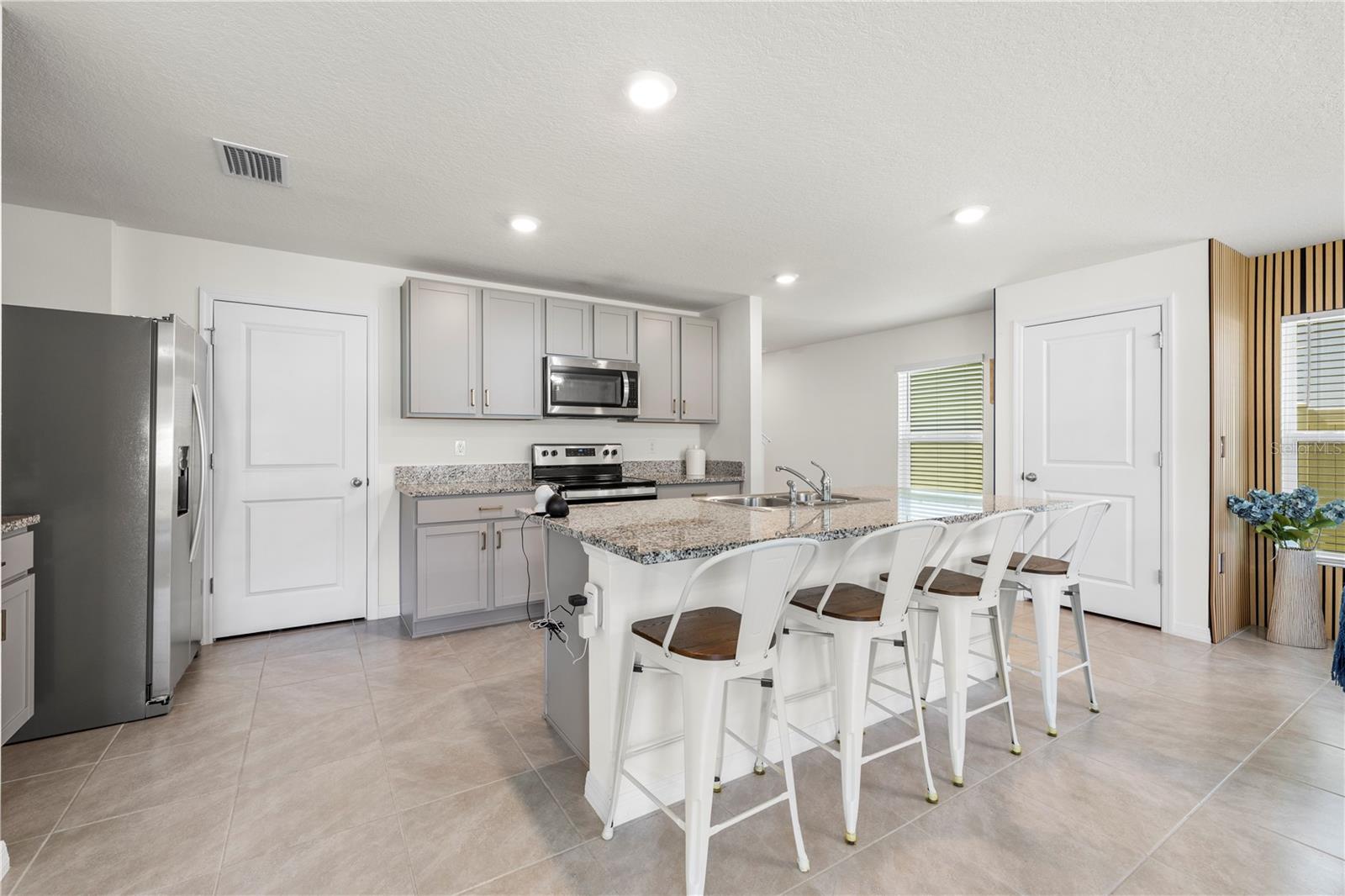 Image 7 of 59 For 37247 Kings Crown Drive