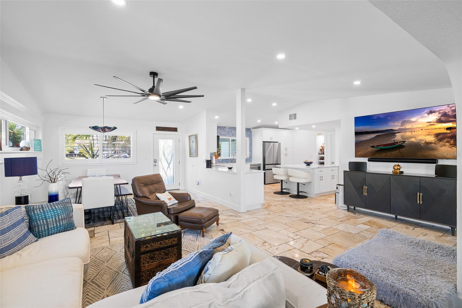 Image 10 of 59 For 1567 Delaware Avenue Ne