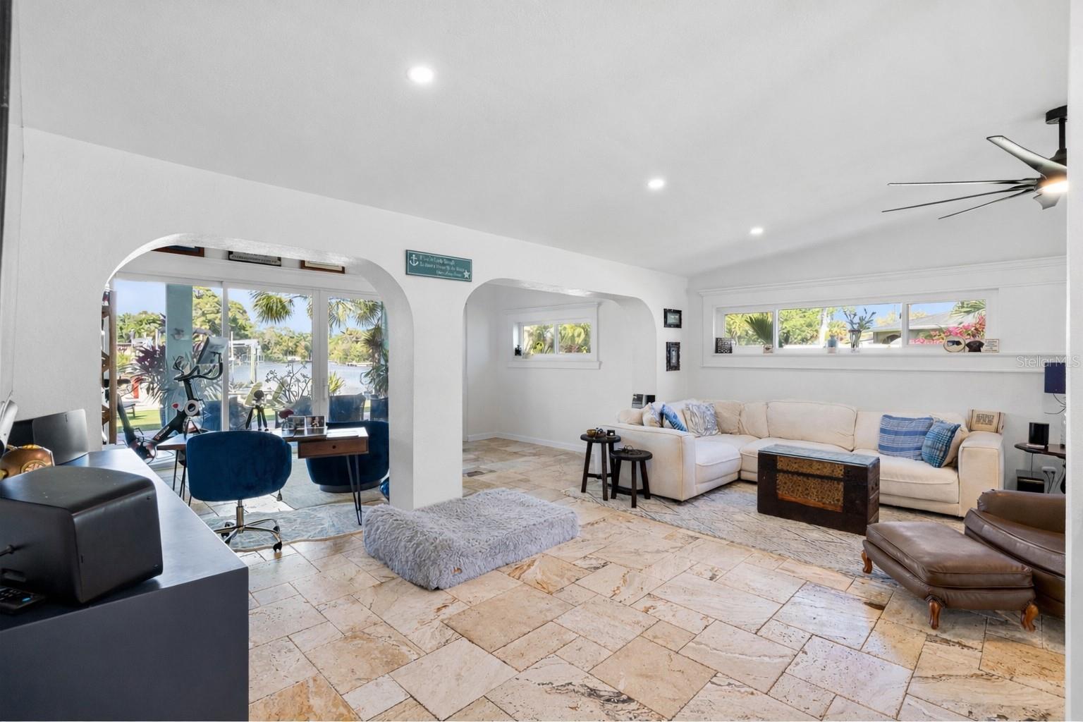 Image 11 of 59 For 1567 Delaware Avenue Ne