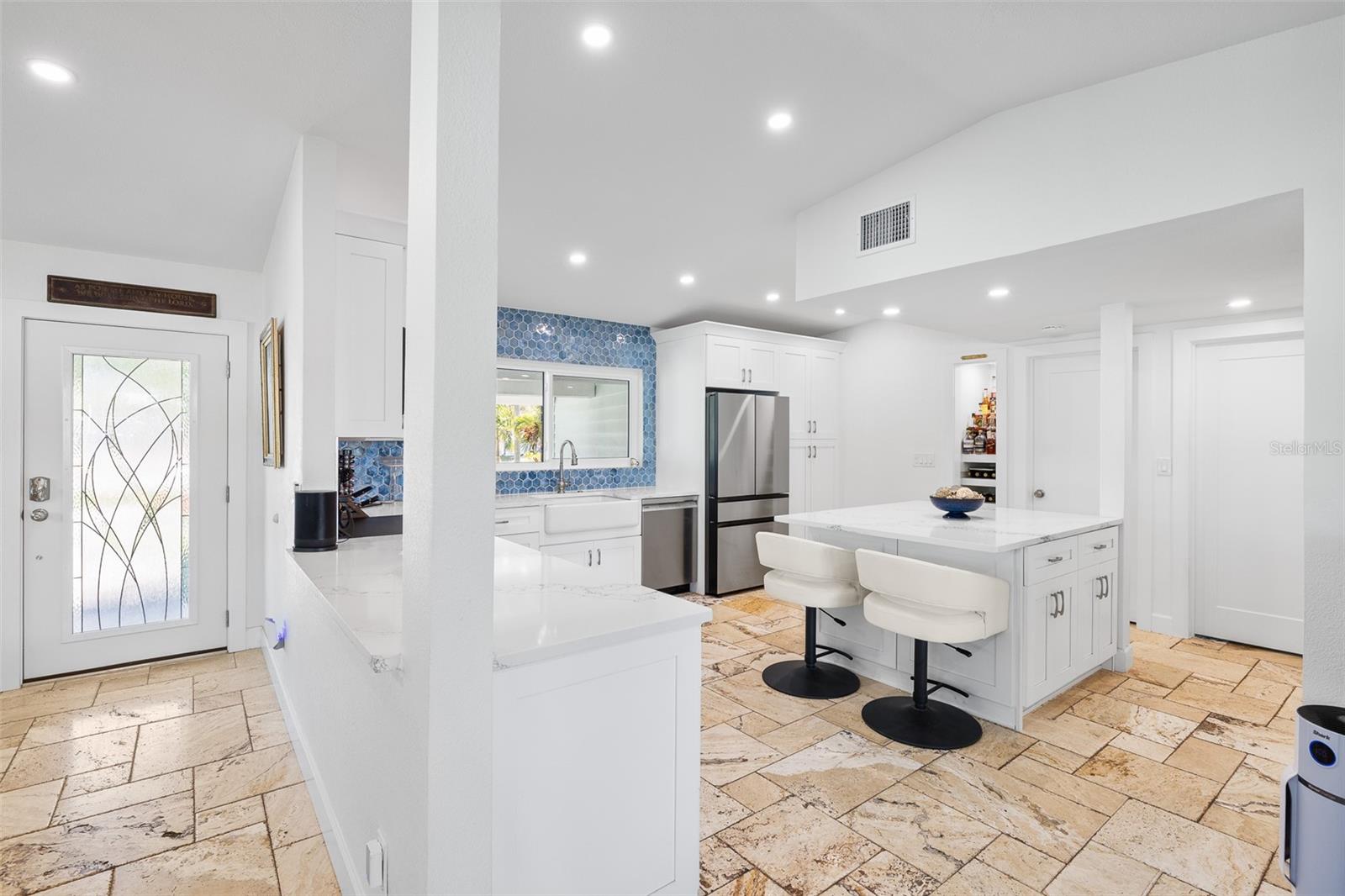 Image 12 of 59 For 1567 Delaware Avenue Ne