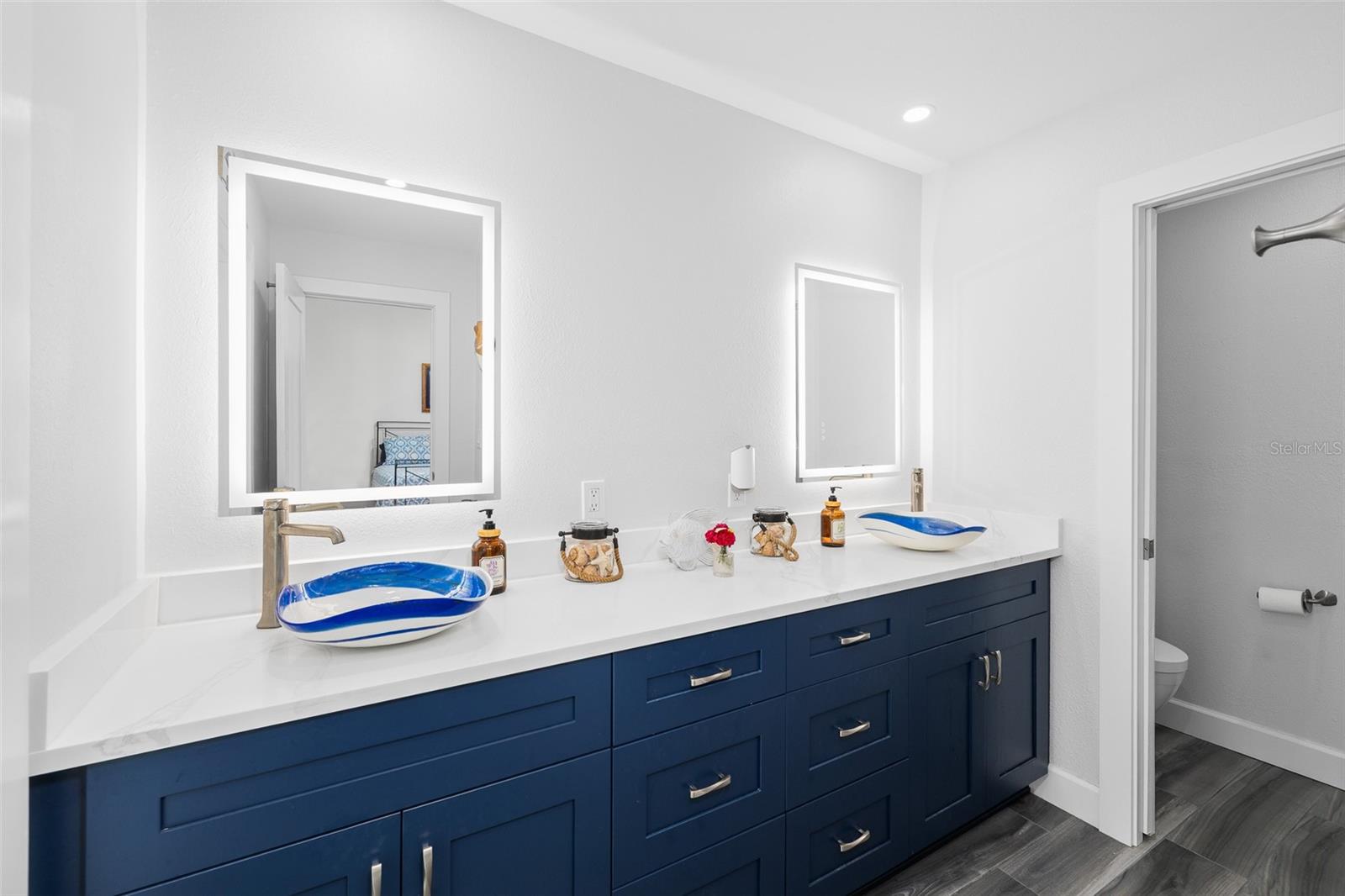 Image 22 of 59 For 1567 Delaware Avenue Ne