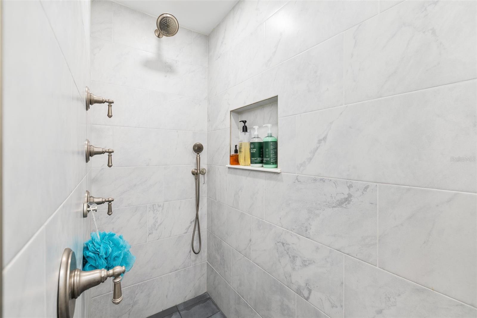 Image 23 of 59 For 1567 Delaware Avenue Ne