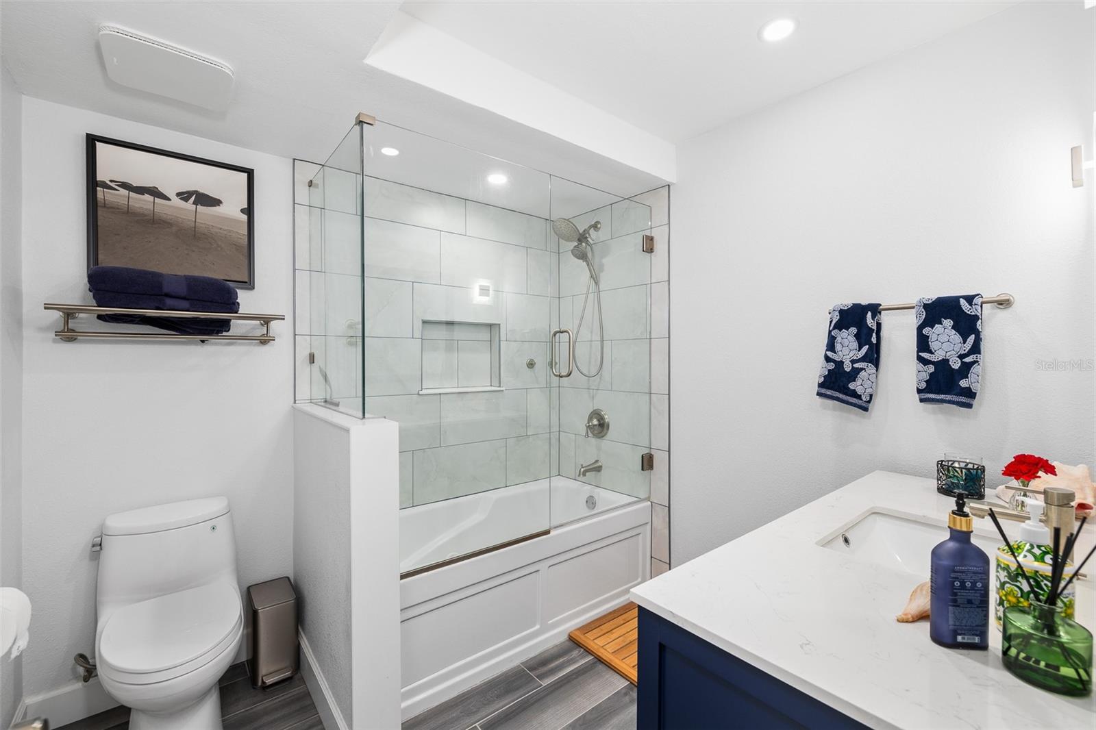 Image 28 of 59 For 1567 Delaware Avenue Ne