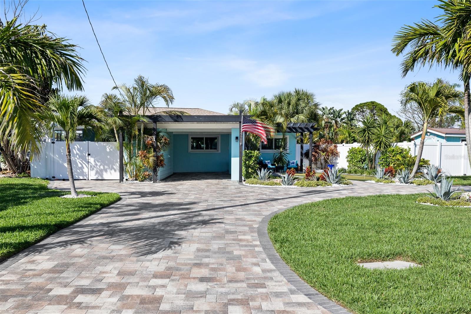 Image 3 of 59 For 1567 Delaware Avenue Ne