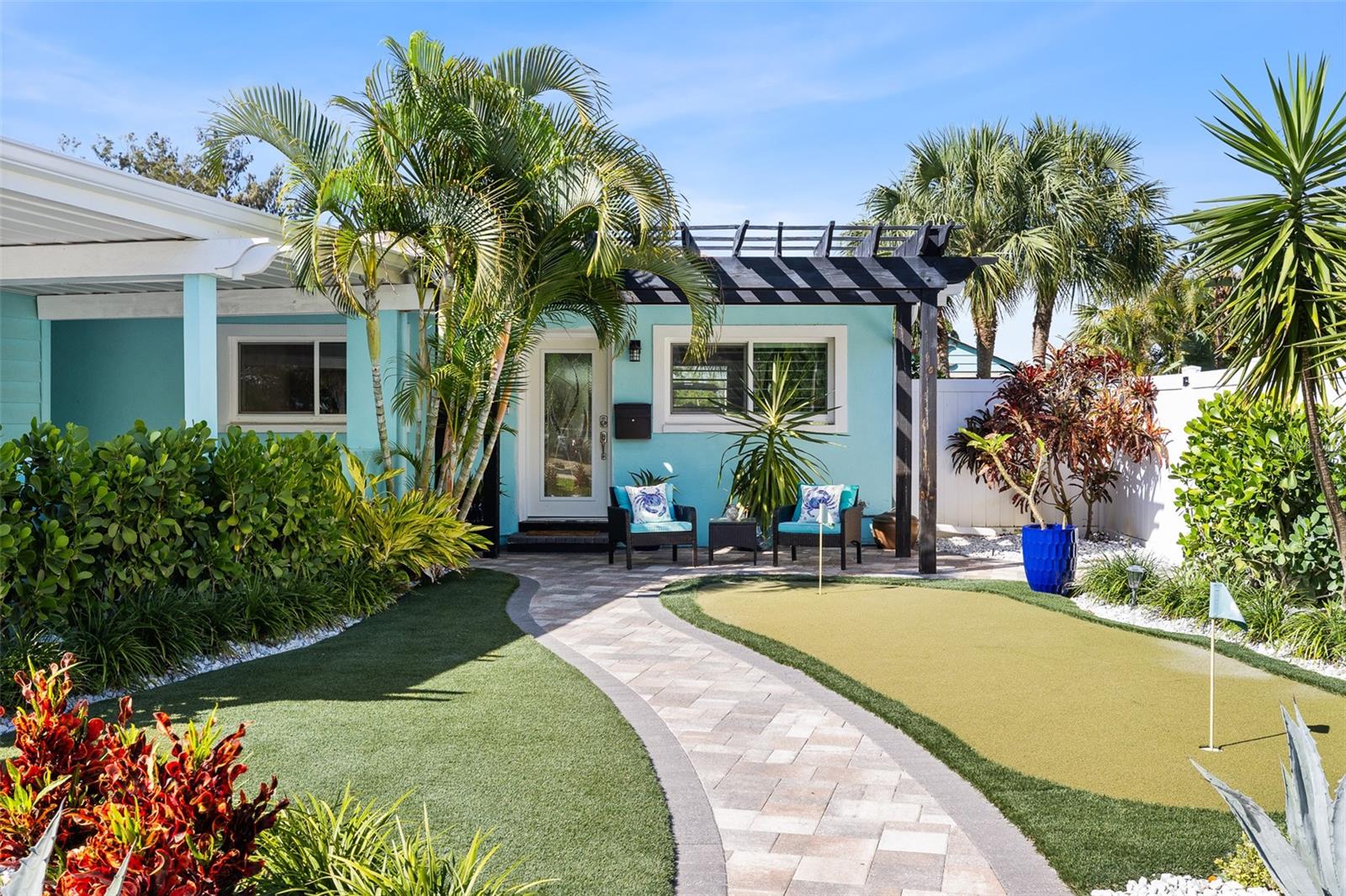 Image 5 of 59 For 1567 Delaware Avenue Ne