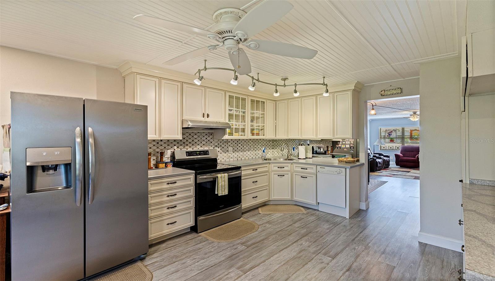 Image 11 of 30 For 4910 Bay Street Ne 310