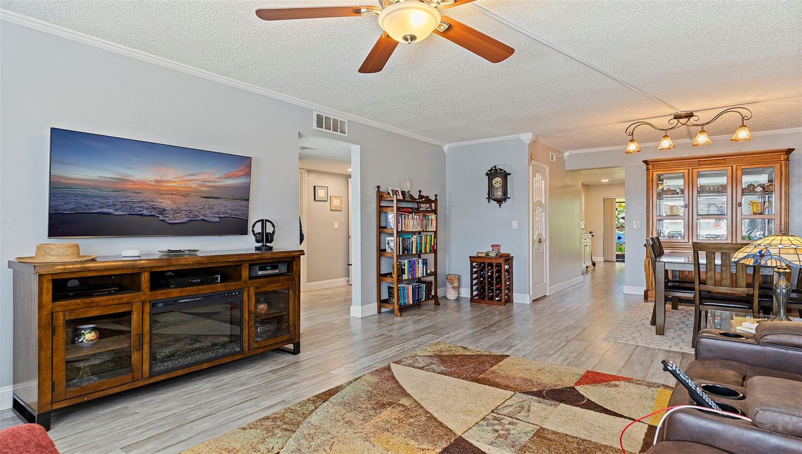 Image 4 of 30 For 4910 Bay Street Ne 310