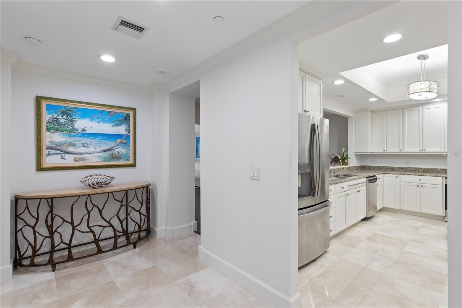 Image 11 of 39 For 300 Beach Drive Ne 302