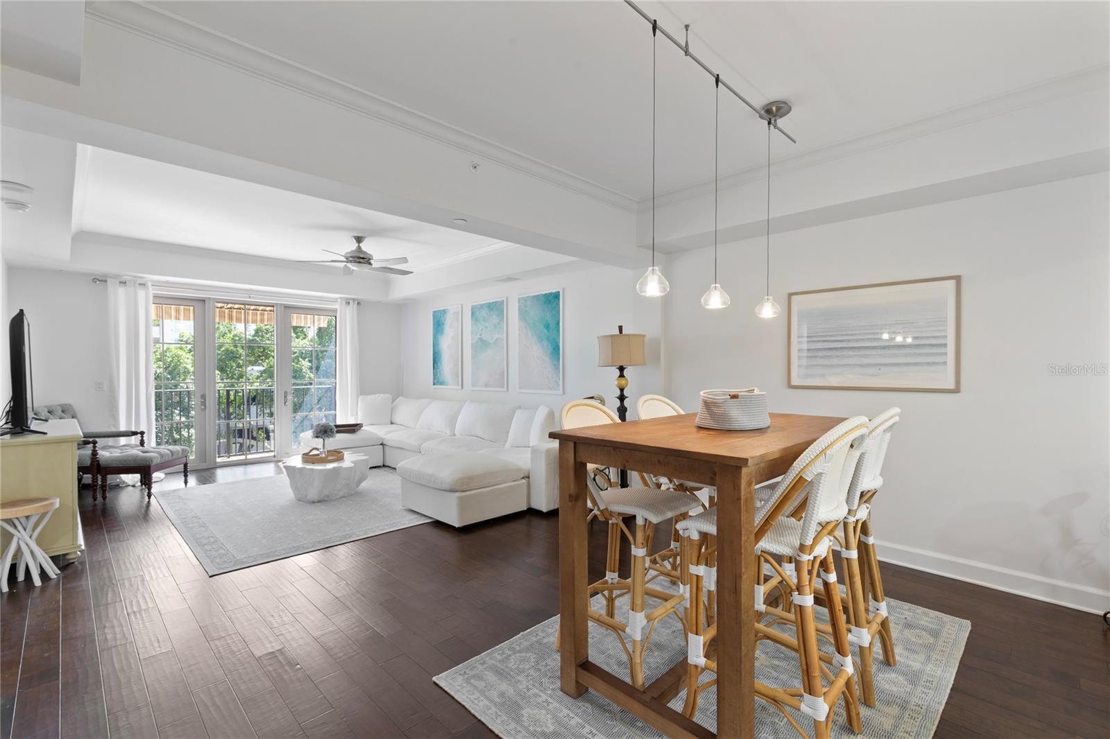 Image 13 of 39 For 300 Beach Drive Ne 302