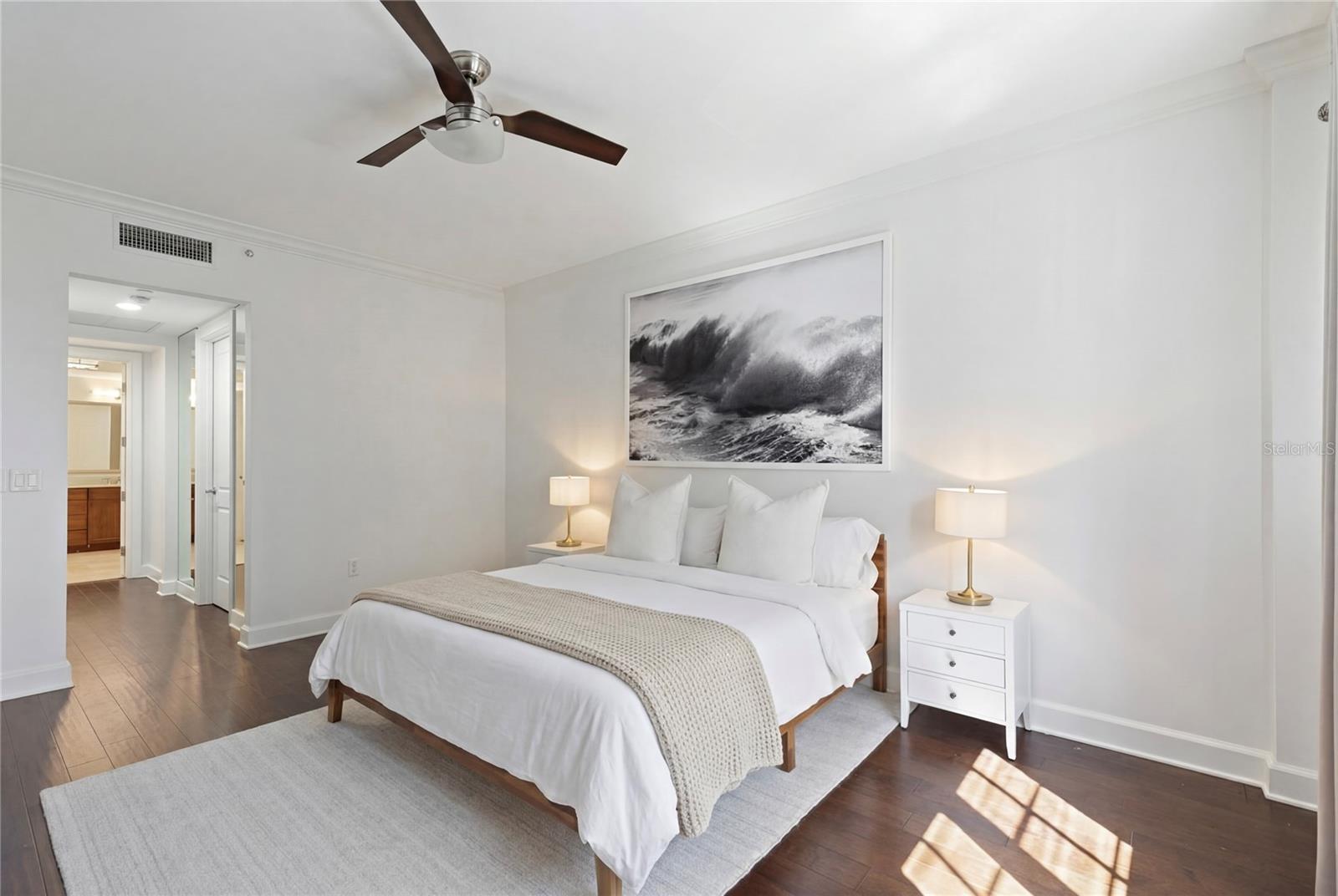 Image 15 of 39 For 300 Beach Drive Ne 302