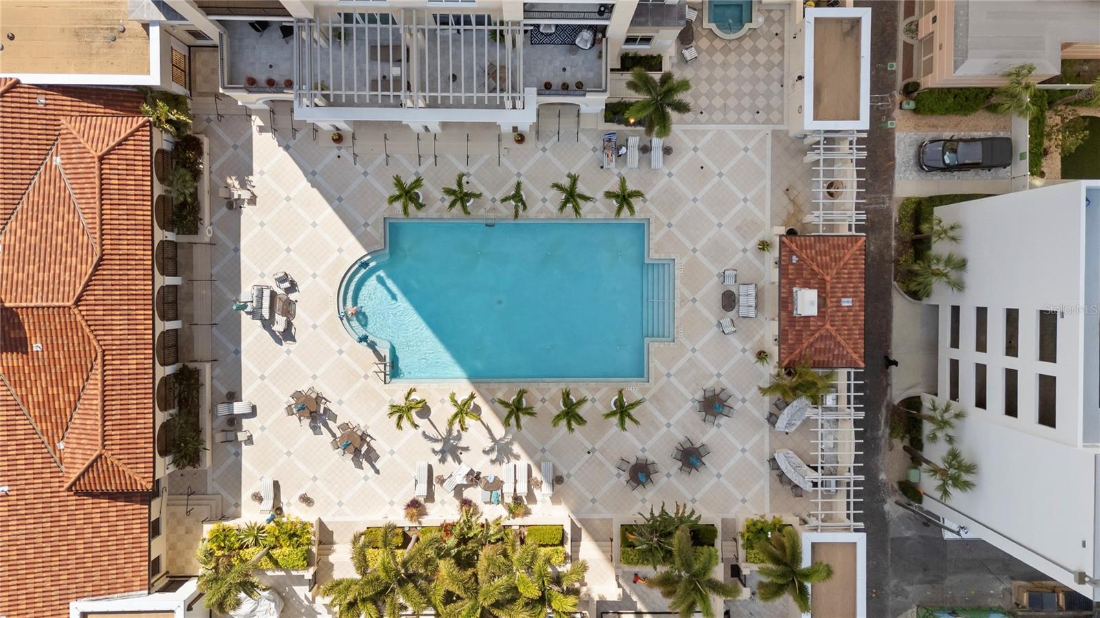 Image 25 of 39 For 300 Beach Drive Ne 302