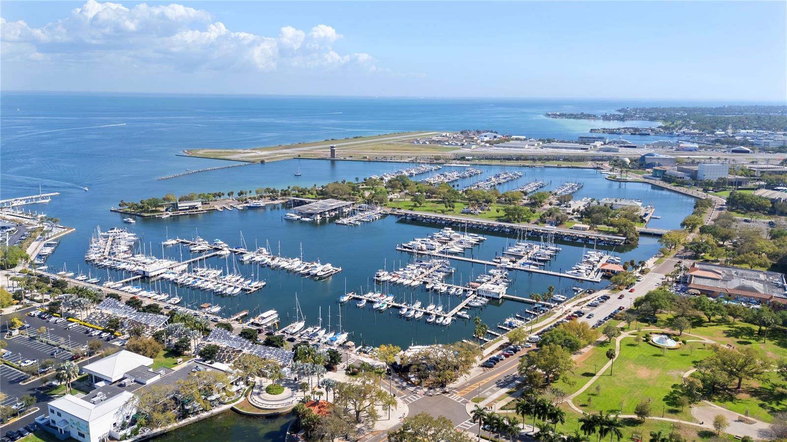 Image 28 of 39 For 300 Beach Drive Ne 302