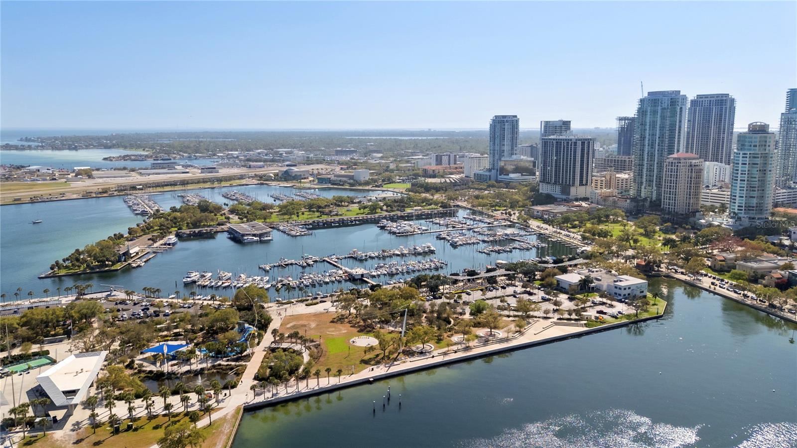 Image 32 of 39 For 300 Beach Drive Ne 302