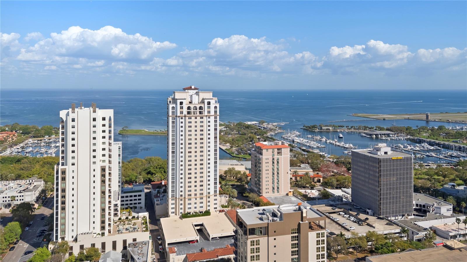 Image 34 of 39 For 300 Beach Drive Ne 302