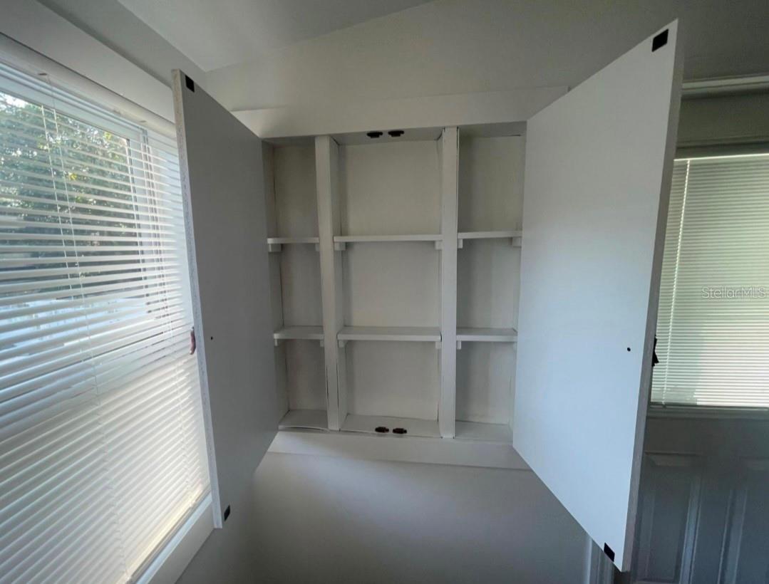 Image 11 of 29 For 1231 Highland Street N