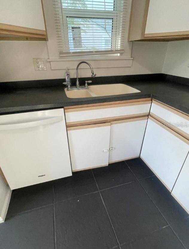 Image 13 of 29 For 1231 Highland Street N