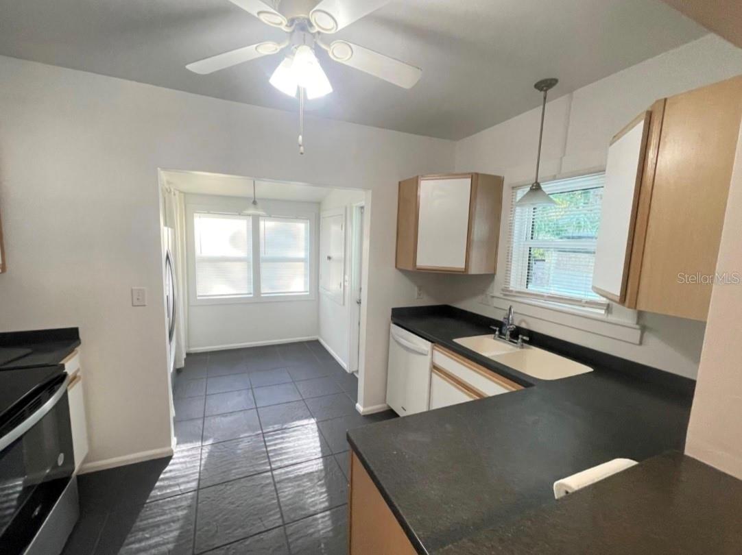 Image 7 of 29 For 1231 Highland Street N