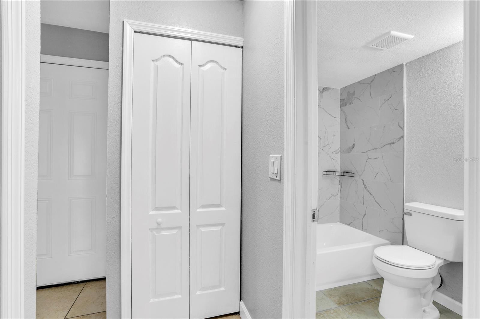 Image 21 of 56 For 209 Red Cedar Place 209