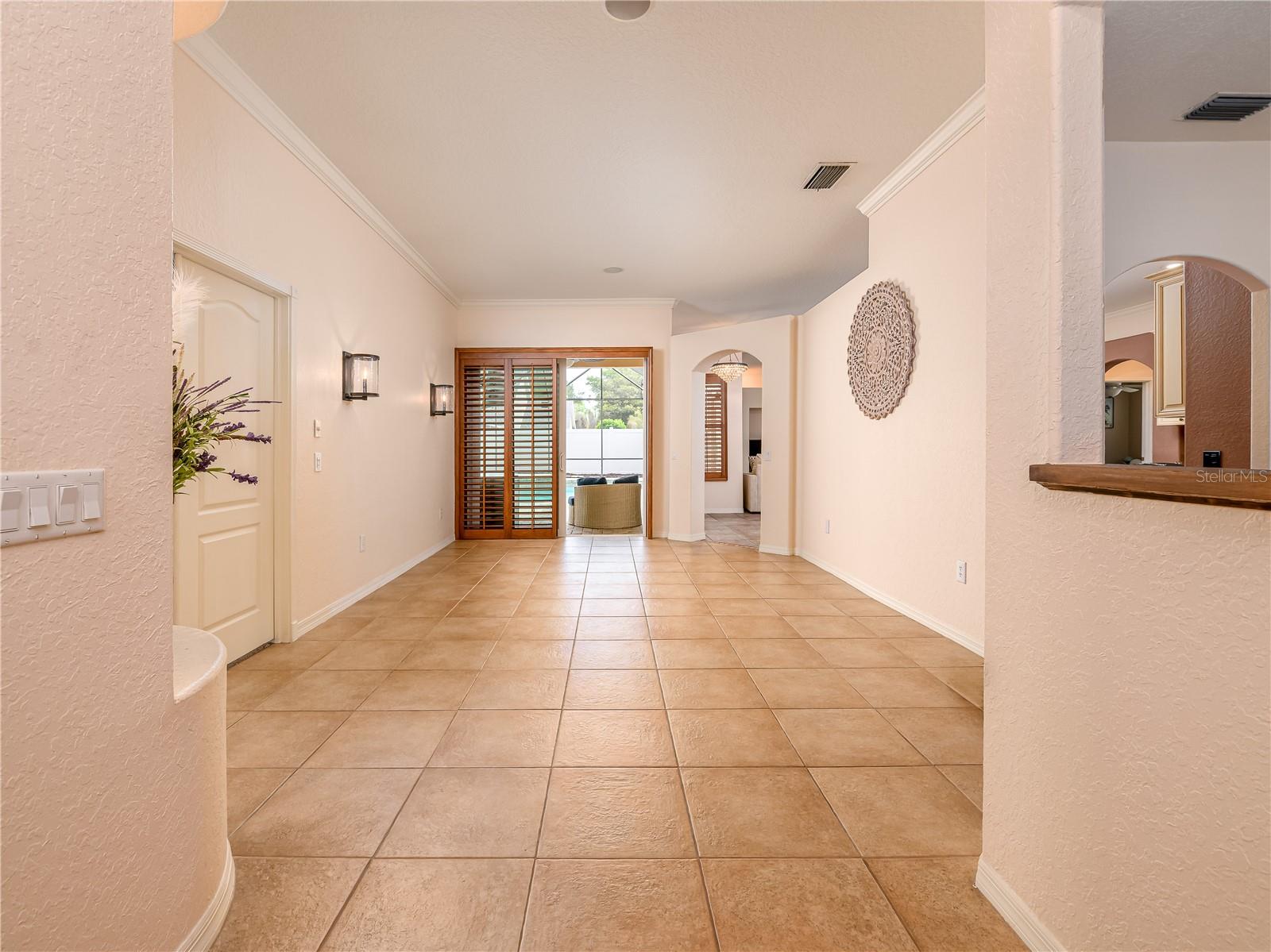 Listing photo id 13 for 7218 Yardley Way