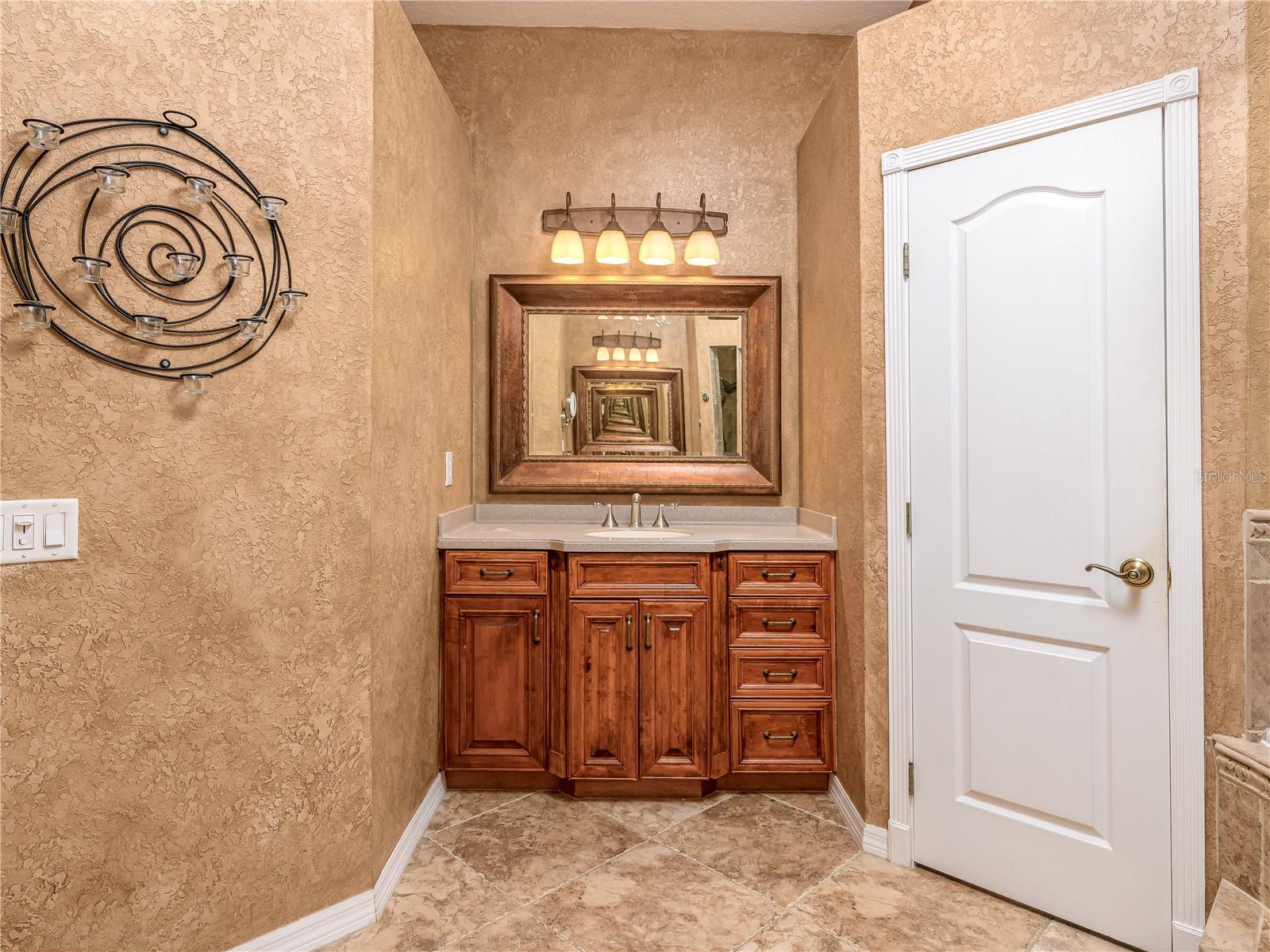 Listing photo id 17 for 7218 Yardley Way