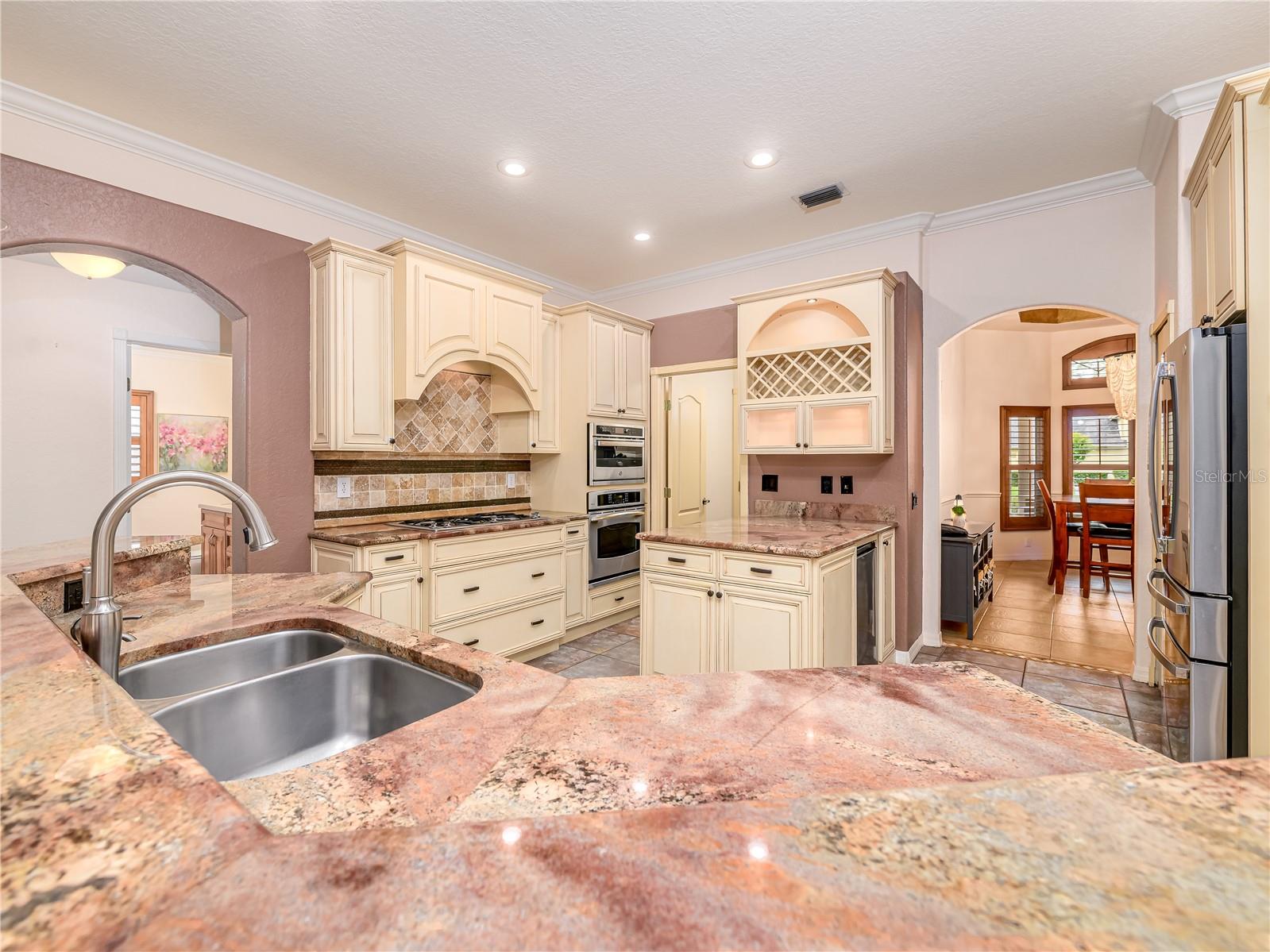 Listing photo id 26 for 7218 Yardley Way