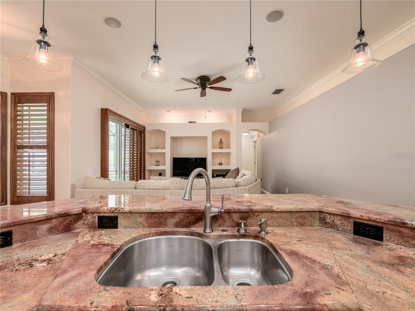 Listing photo id 28 for 7218 Yardley Way