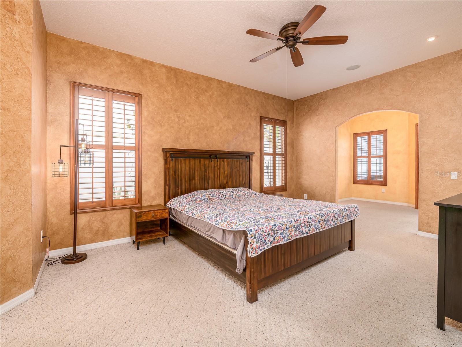 Listing photo id 4 for 7218 Yardley Way