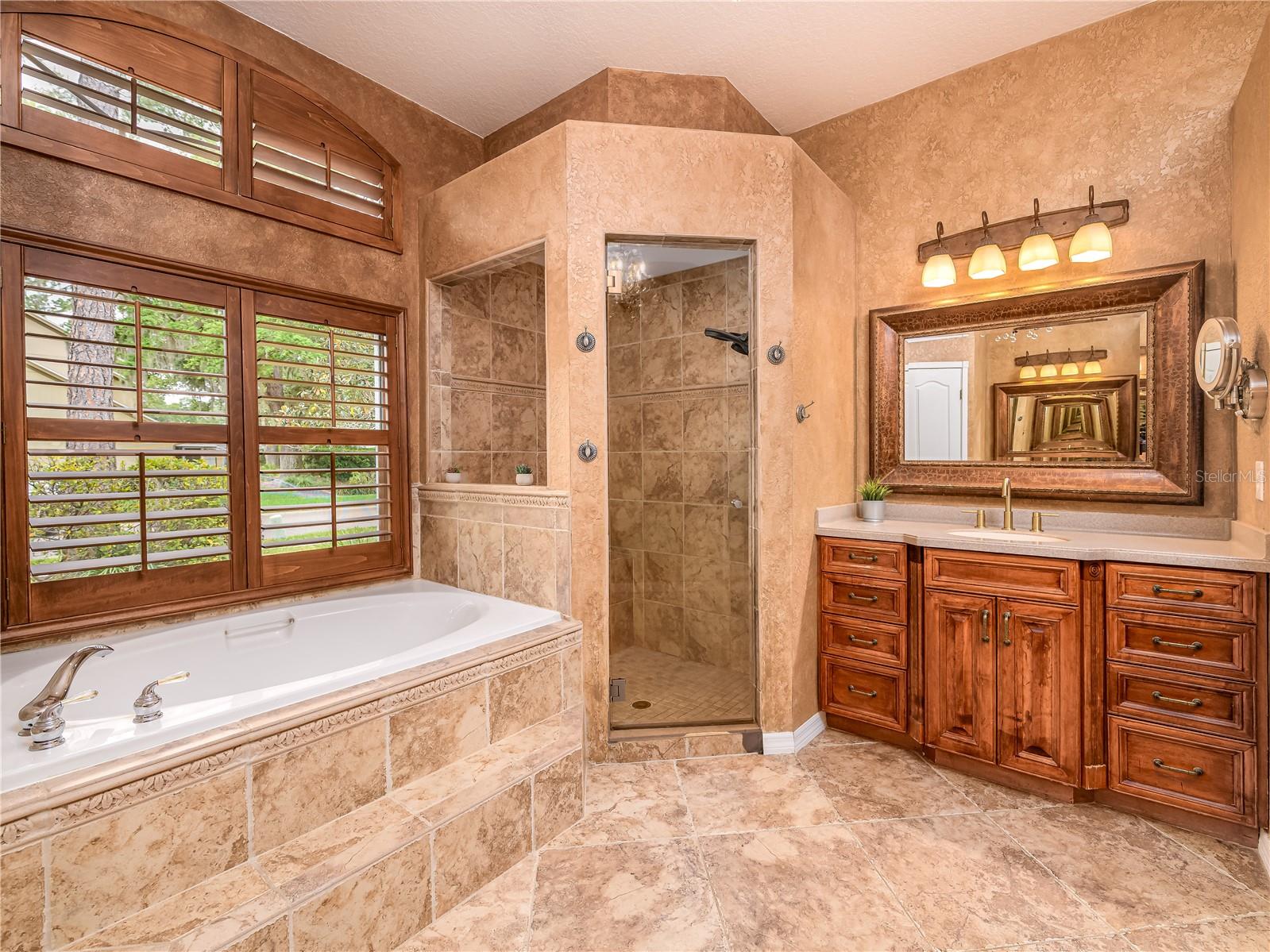 Listing photo id 5 for 7218 Yardley Way