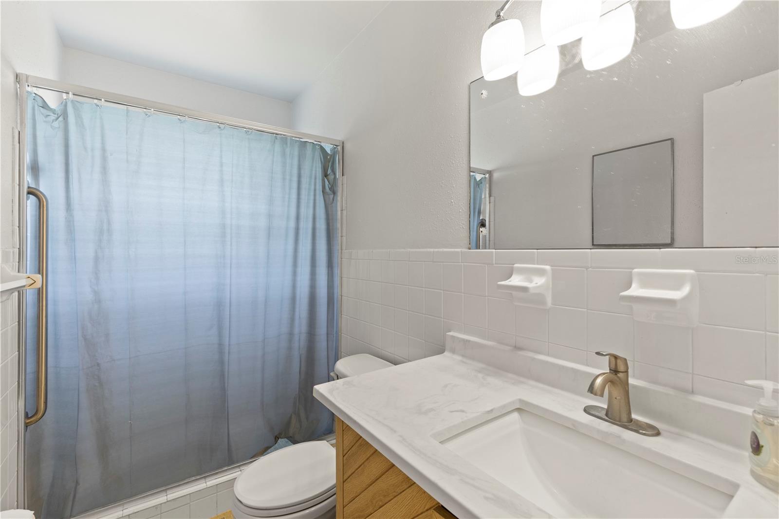 Image 19 of 43 For 2428 Columbia Drive 50