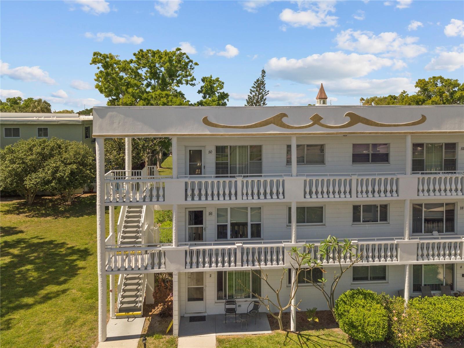 Image 2 of 43 For 2428 Columbia Drive 50