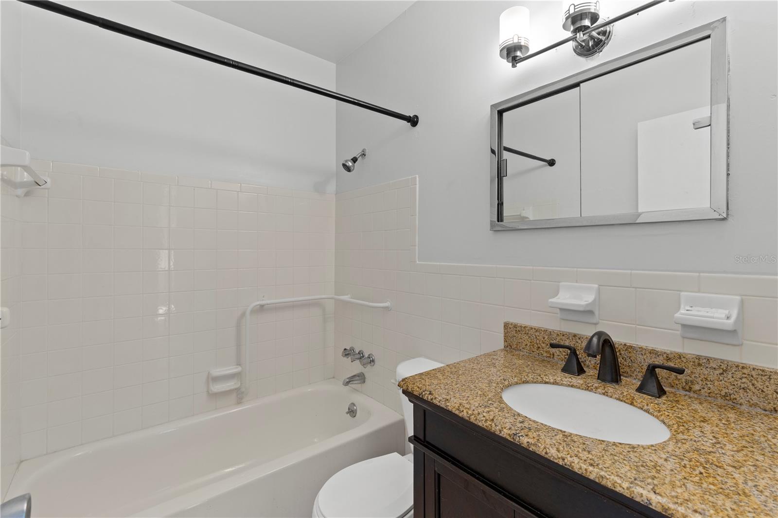 Image 24 of 43 For 2428 Columbia Drive 50