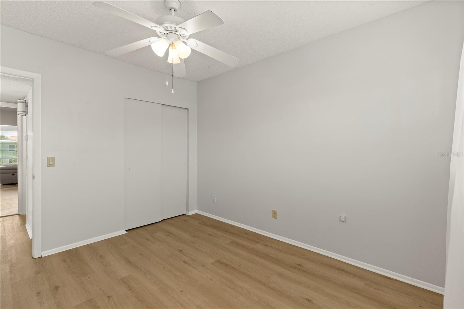 Image 25 of 43 For 2428 Columbia Drive 50