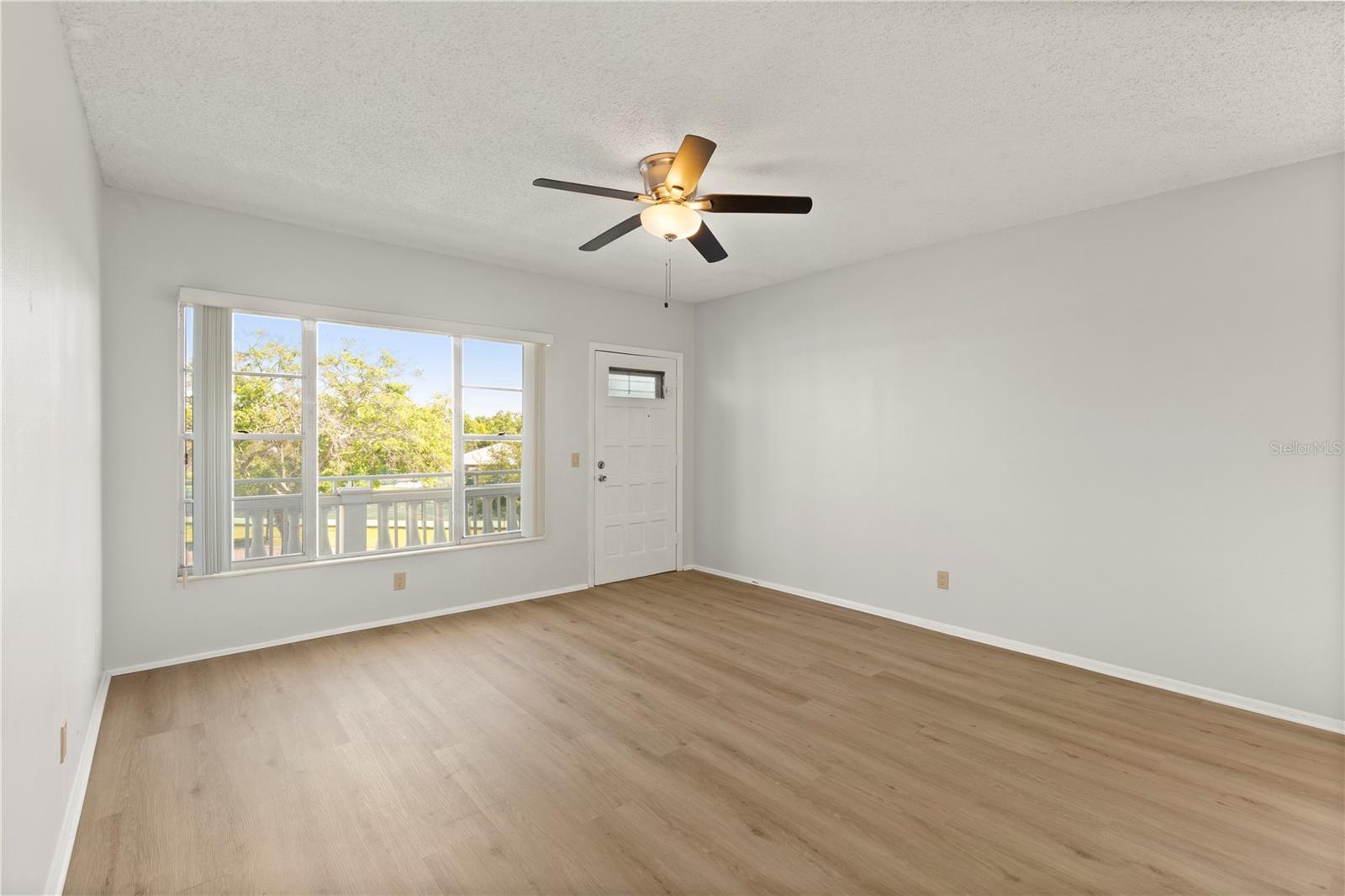 Image 30 of 43 For 2428 Columbia Drive 50