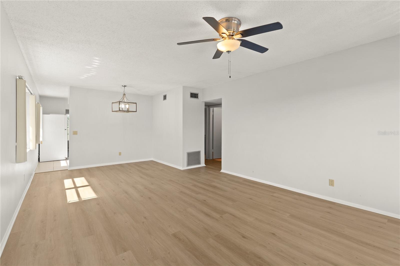 Image 32 of 43 For 2428 Columbia Drive 50