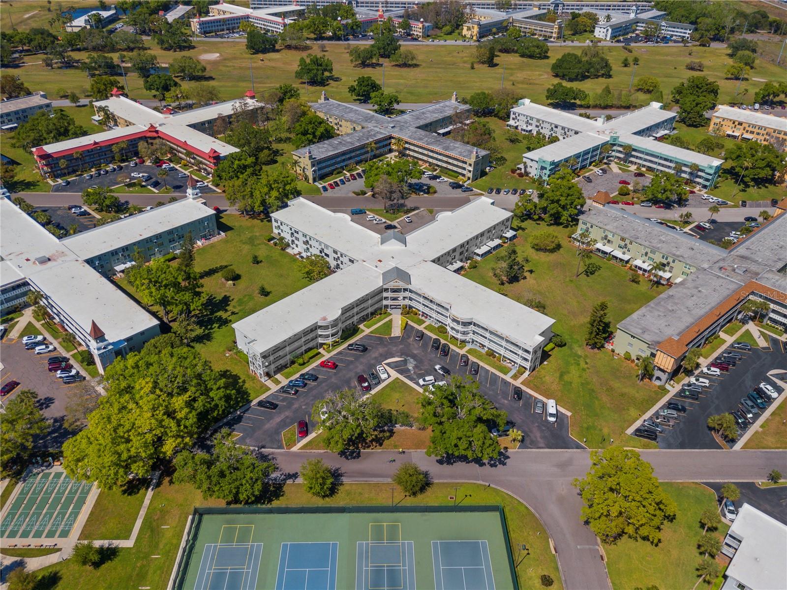 Image 34 of 43 For 2428 Columbia Drive 50