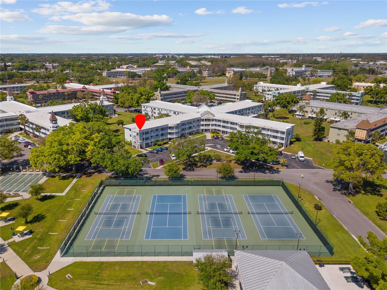 Image 37 of 43 For 2428 Columbia Drive 50