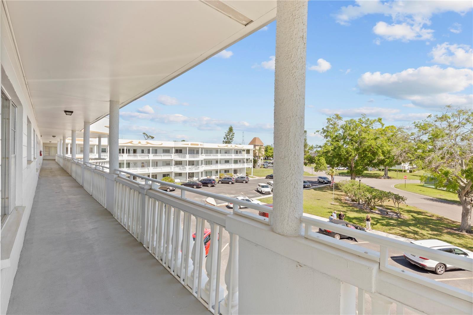 Image 8 of 43 For 2428 Columbia Drive 50